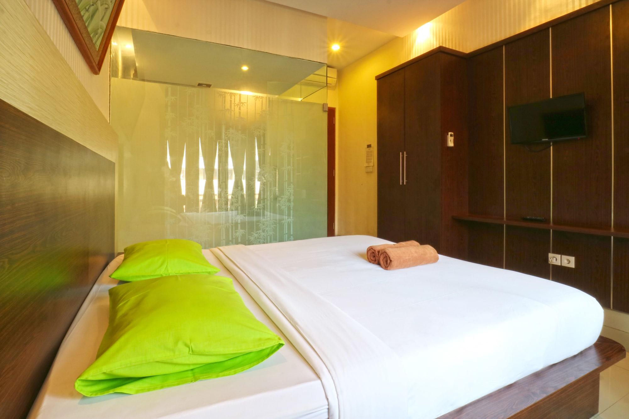 D'Astri Guesthouse Sanur Redpartner دنباسار المظهر الخارجي الصورة