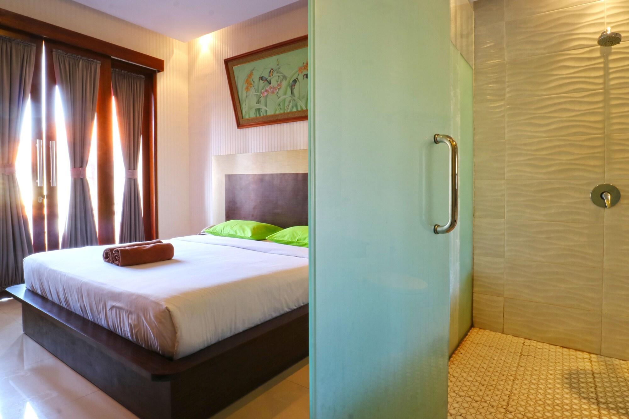 D'Astri Guesthouse Sanur Redpartner دنباسار المظهر الخارجي الصورة