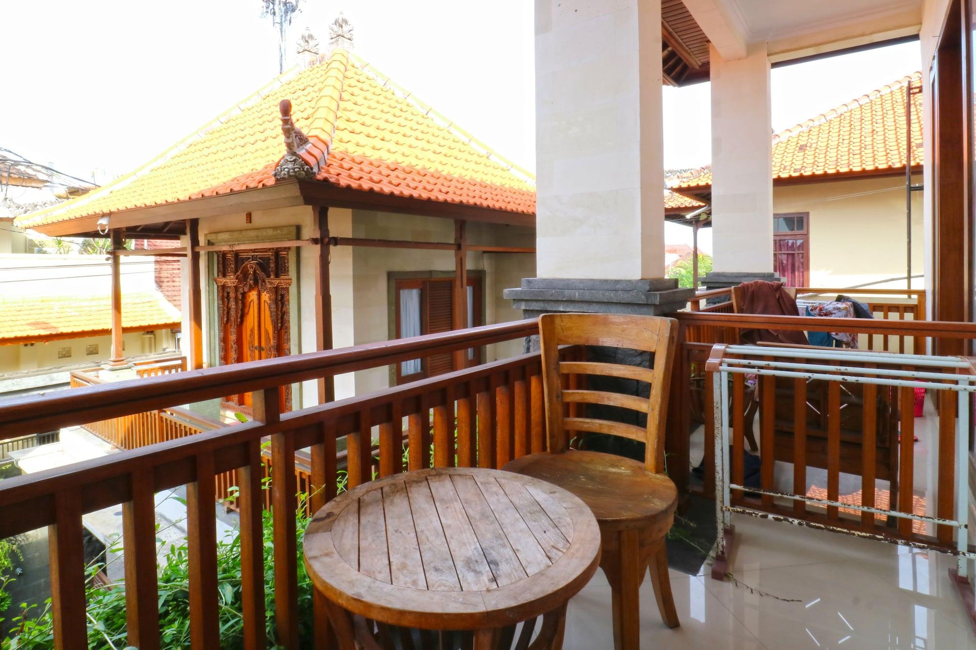 D'Astri Guesthouse Sanur Redpartner دنباسار المظهر الخارجي الصورة