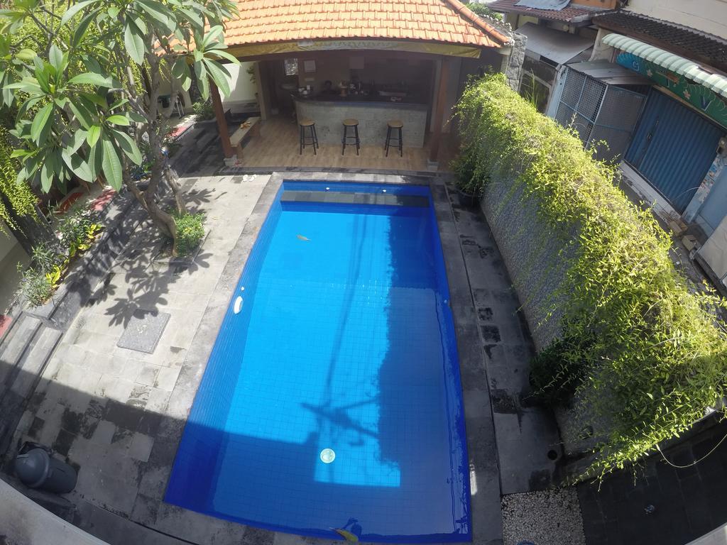 D'Astri Guesthouse Sanur Redpartner دنباسار المظهر الخارجي الصورة