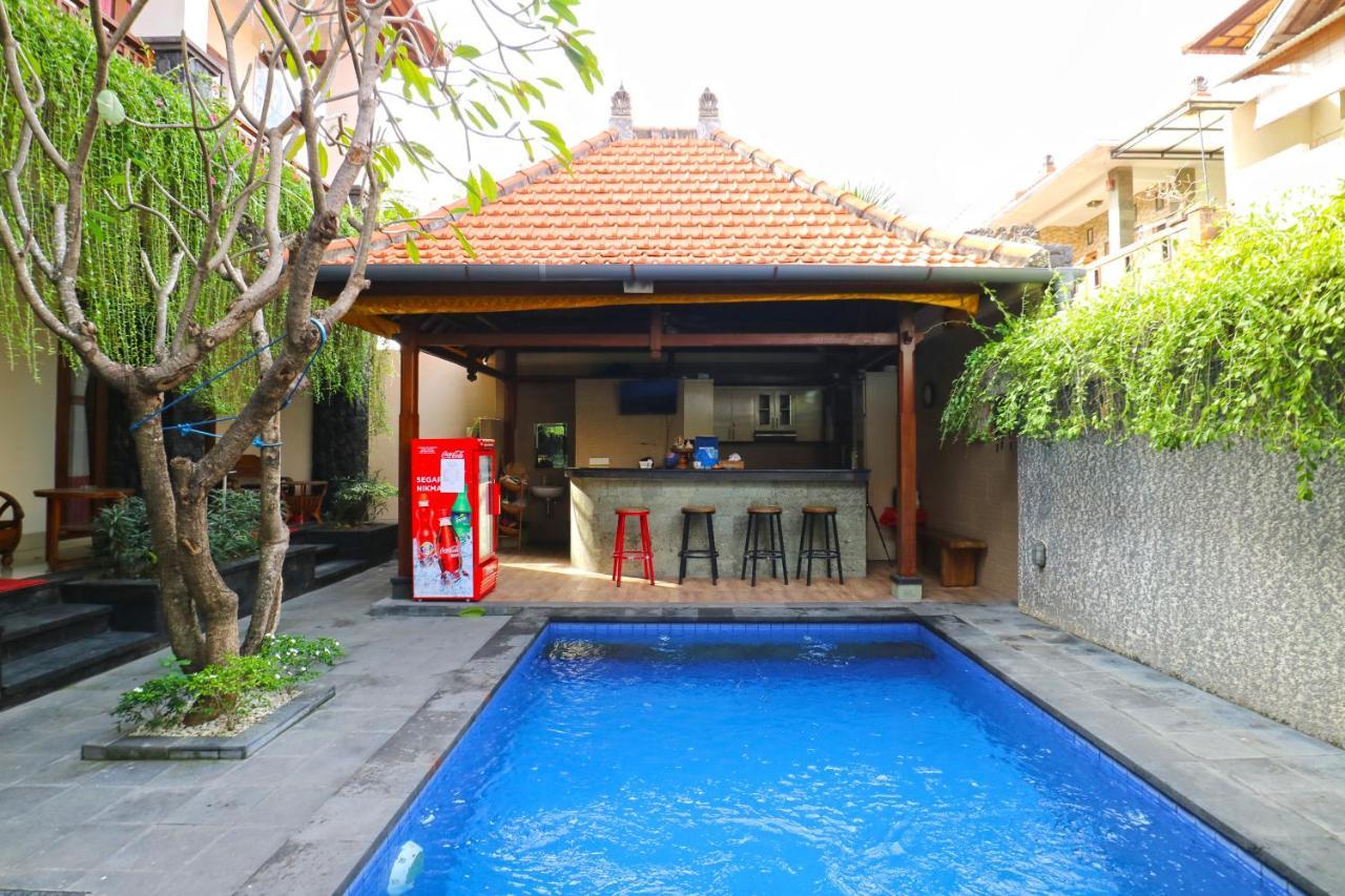 D'Astri Guesthouse Sanur Redpartner دنباسار المظهر الخارجي الصورة