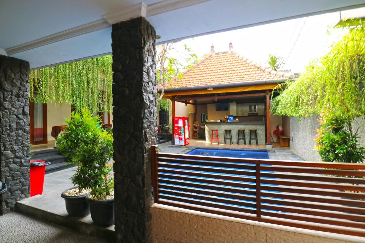 D'Astri Guesthouse Sanur Redpartner دنباسار المظهر الخارجي الصورة
