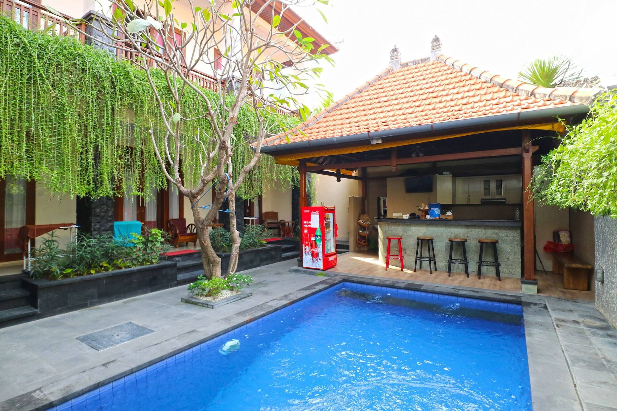 D'Astri Guesthouse Sanur Redpartner دنباسار المظهر الخارجي الصورة